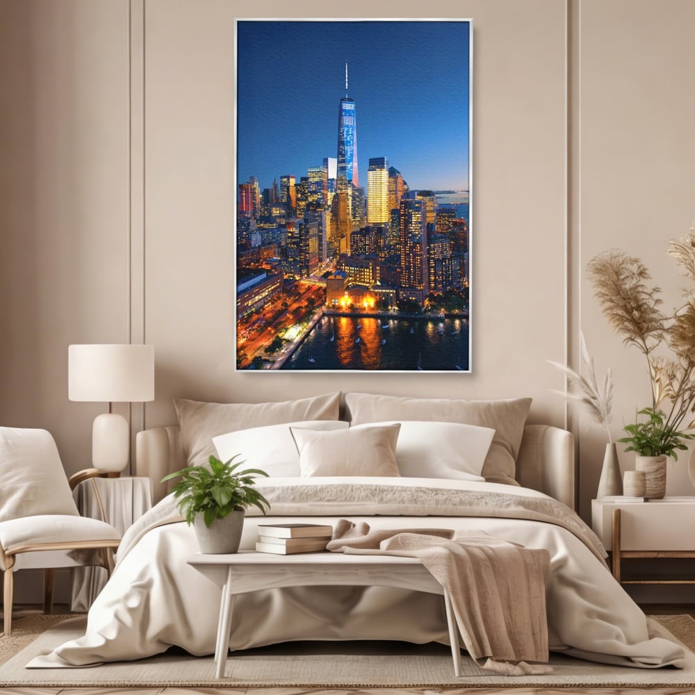 Tablou canvas cu panoramic nocturn cu zghiet-nori din new york, in rama de aluminiu argintiu, pe perete intr-un dormitor